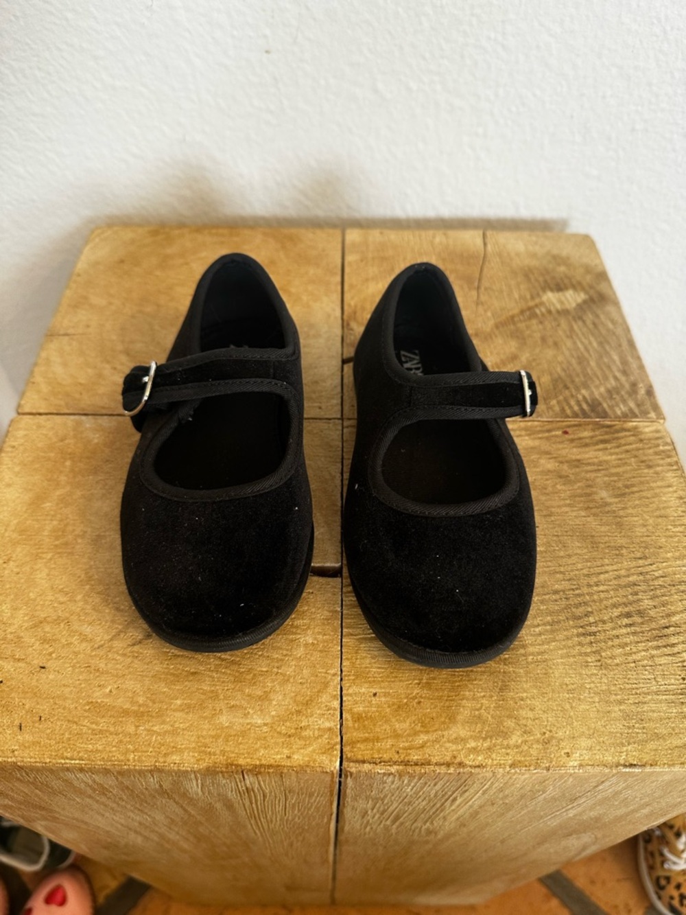 Zara Black Velvet Mary Jane Shoes for Kids - Size 24